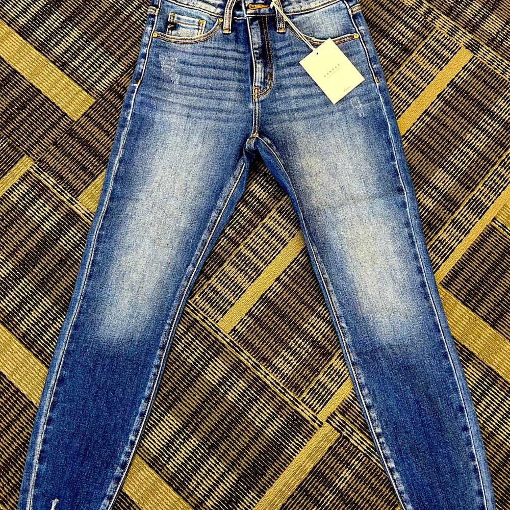 NWT- KAN CAN USA- HIGH RISE RAW HEM ANKLE SKINNY